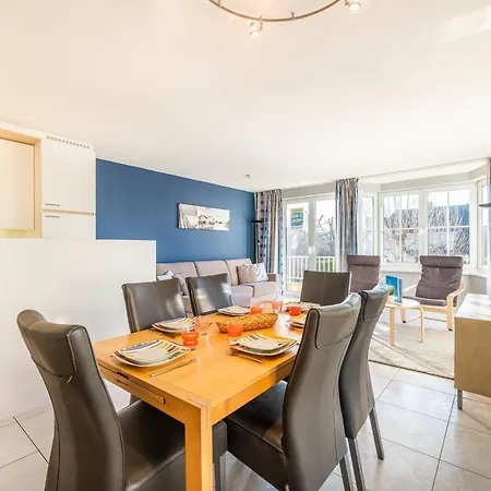 Monet 101, Quietly Located Daire